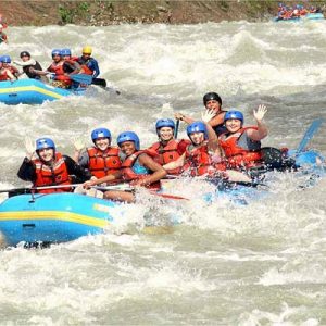 Rafting in Reventazón