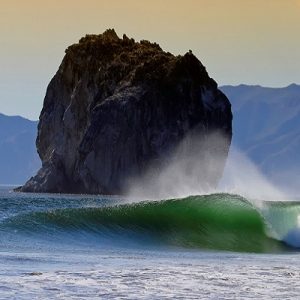 Witches Rock, Costa Rica, wave