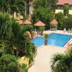 Country Inn Suites, outdoor gardens