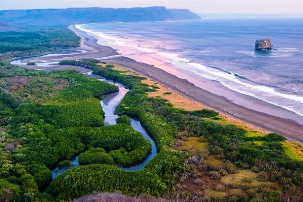 Bahia Salinas, Guanacaste