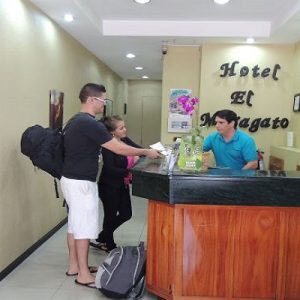 Hotel El Maragato lobby