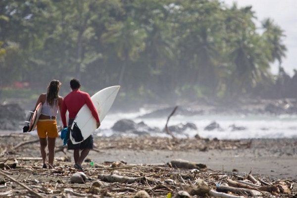 Full pavones surfers