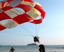 Parasailing in pristine Costa Rican beaches!